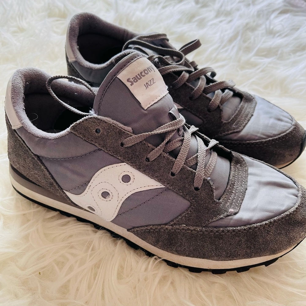 Saucony sneakers 4 size like new